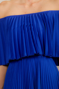 Vestido off the shoulder plisado royal