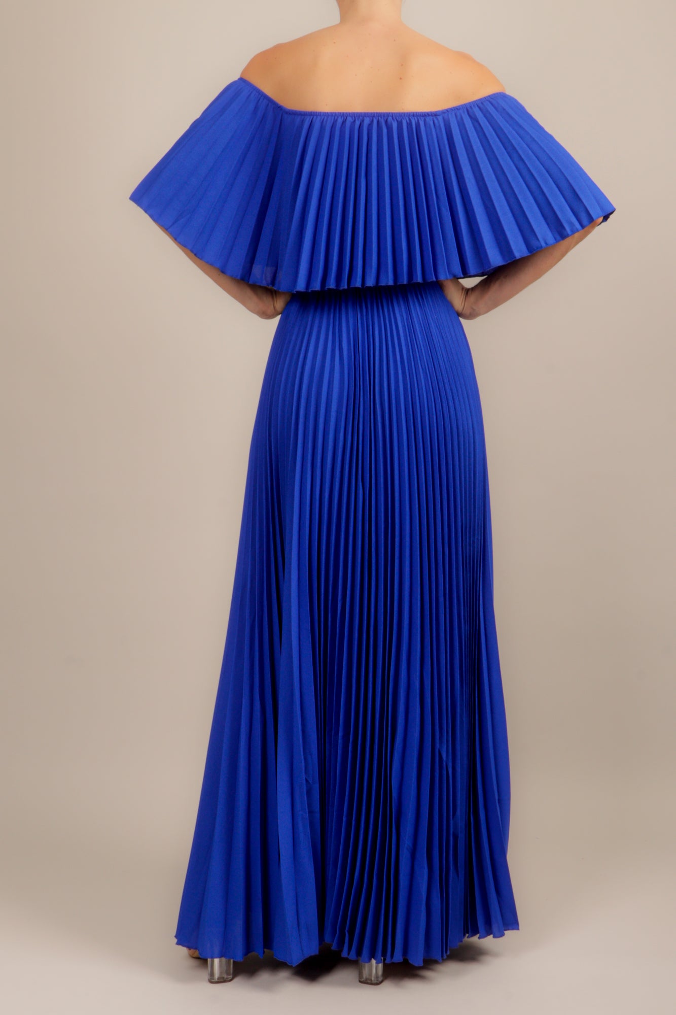 Vestido off the shoulder plisado royal