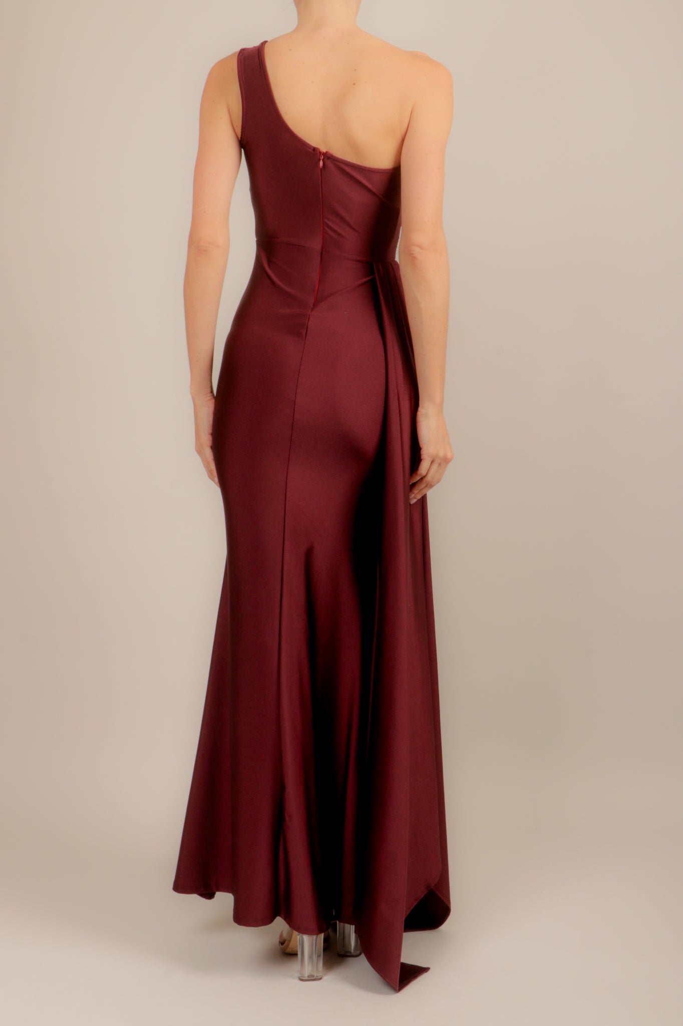 Vestido un hombro vino quemado abertura en pierna