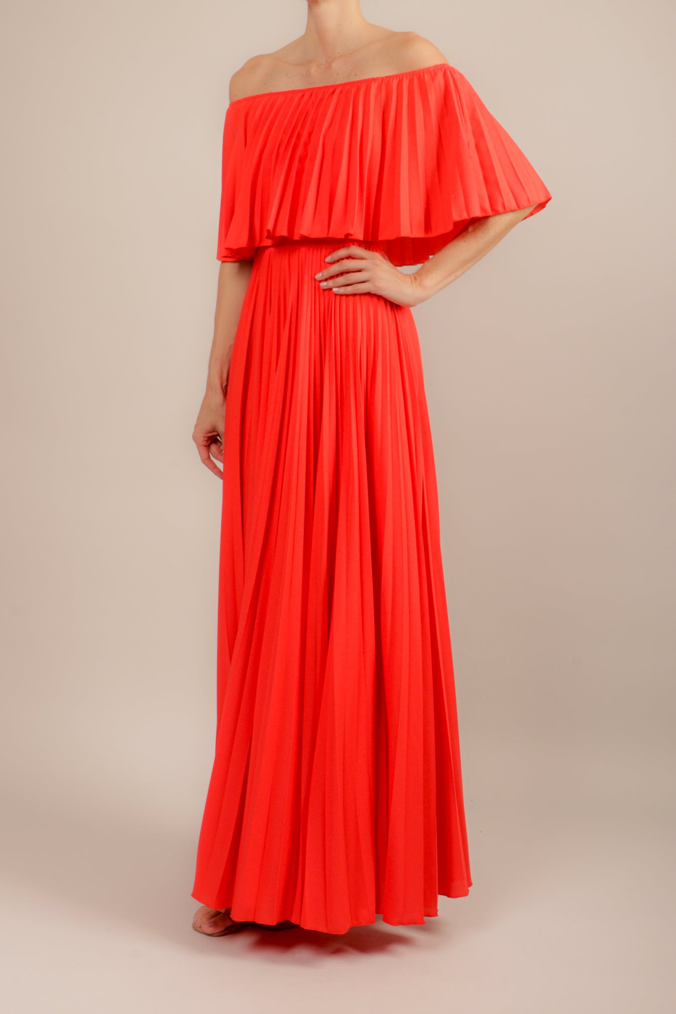 Vestido off the shoulder plisado naranja