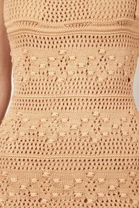 Vestido corto de punto beige