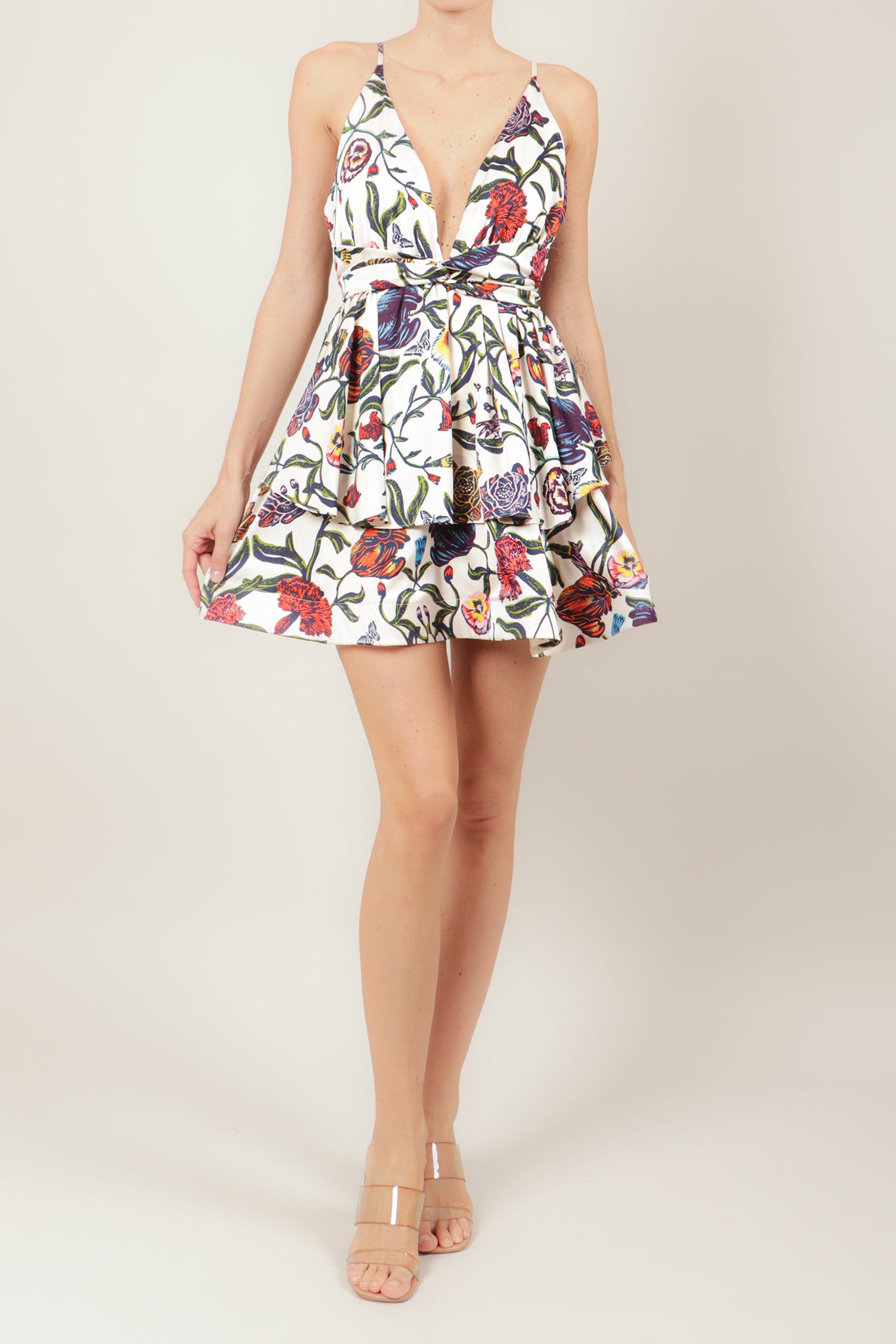 Vestido print corto v olanes crema multi