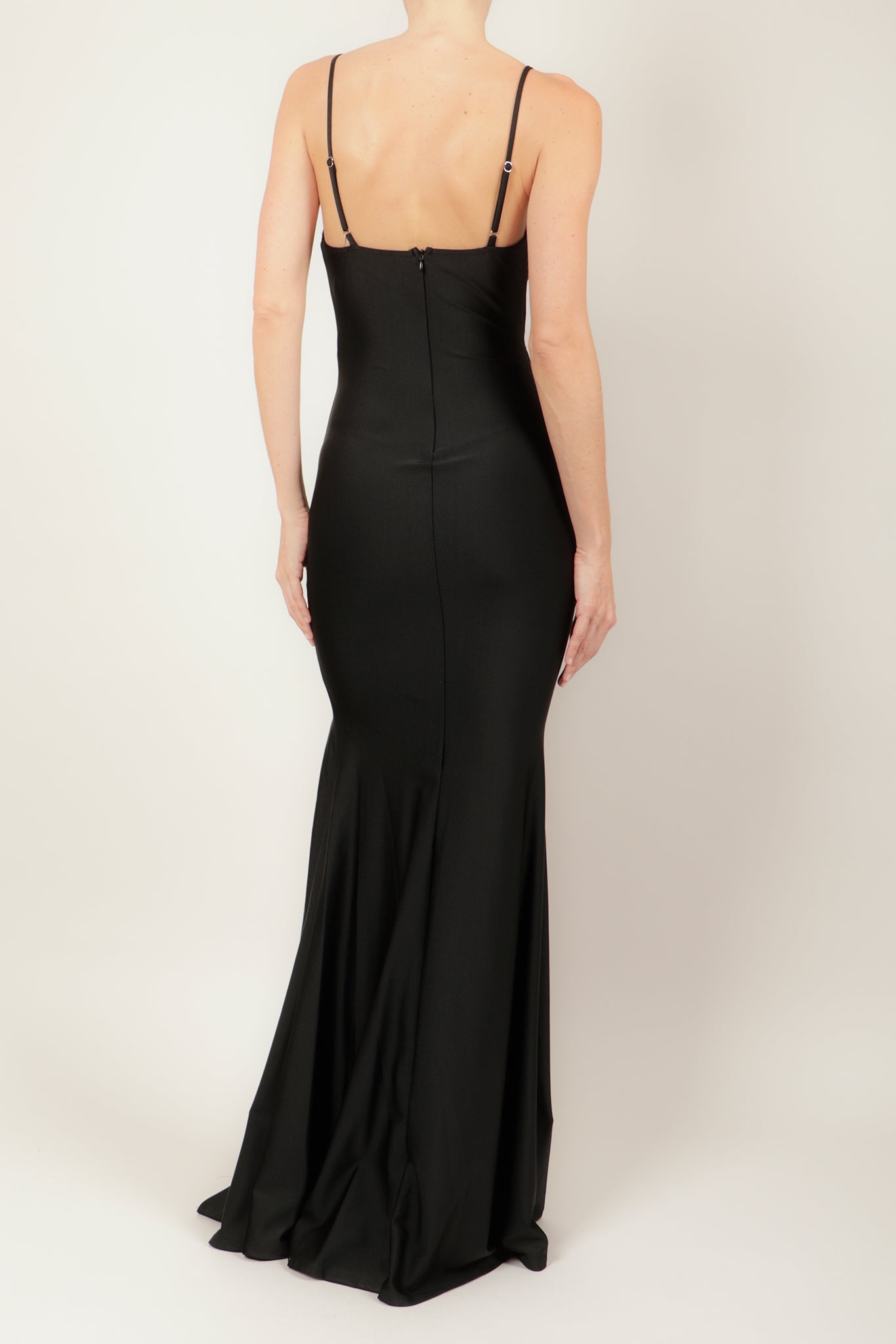 Vestido licra cuello columpio negro