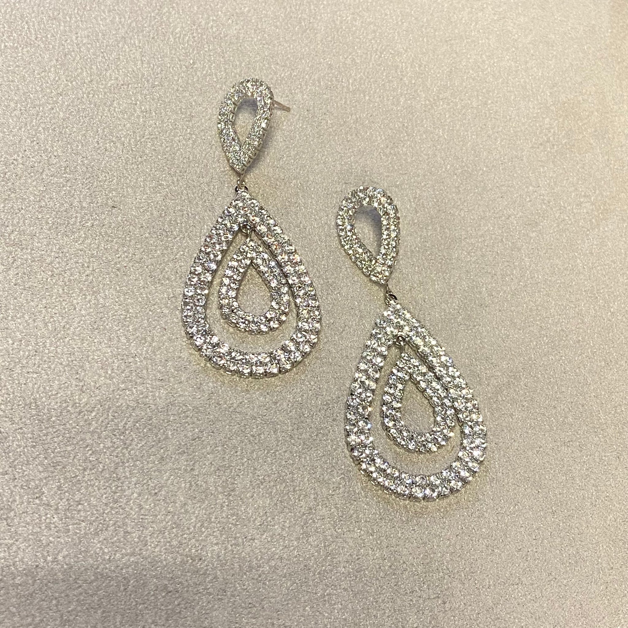 Arete en forma de gota plata