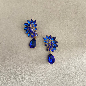 Arete media flor azul