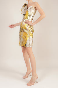 Vestido print corto moño en hombro flor amarillo-plata