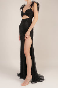 Vestido cut out plumas en hombros negro