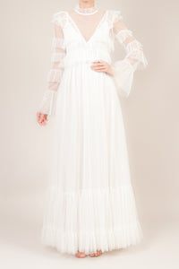 Vestido mesh cuello alto manga larga olanes blanco