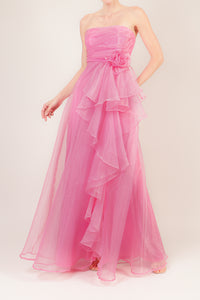 Vestido strapless flor y ruffle rosa