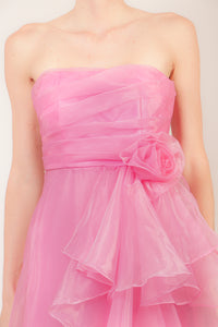 Vestido strapless flor y ruffle rosa