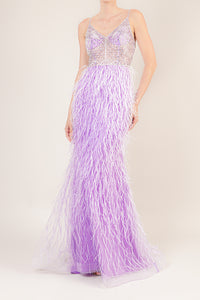 Vestido bordado v plumas transparencias lila