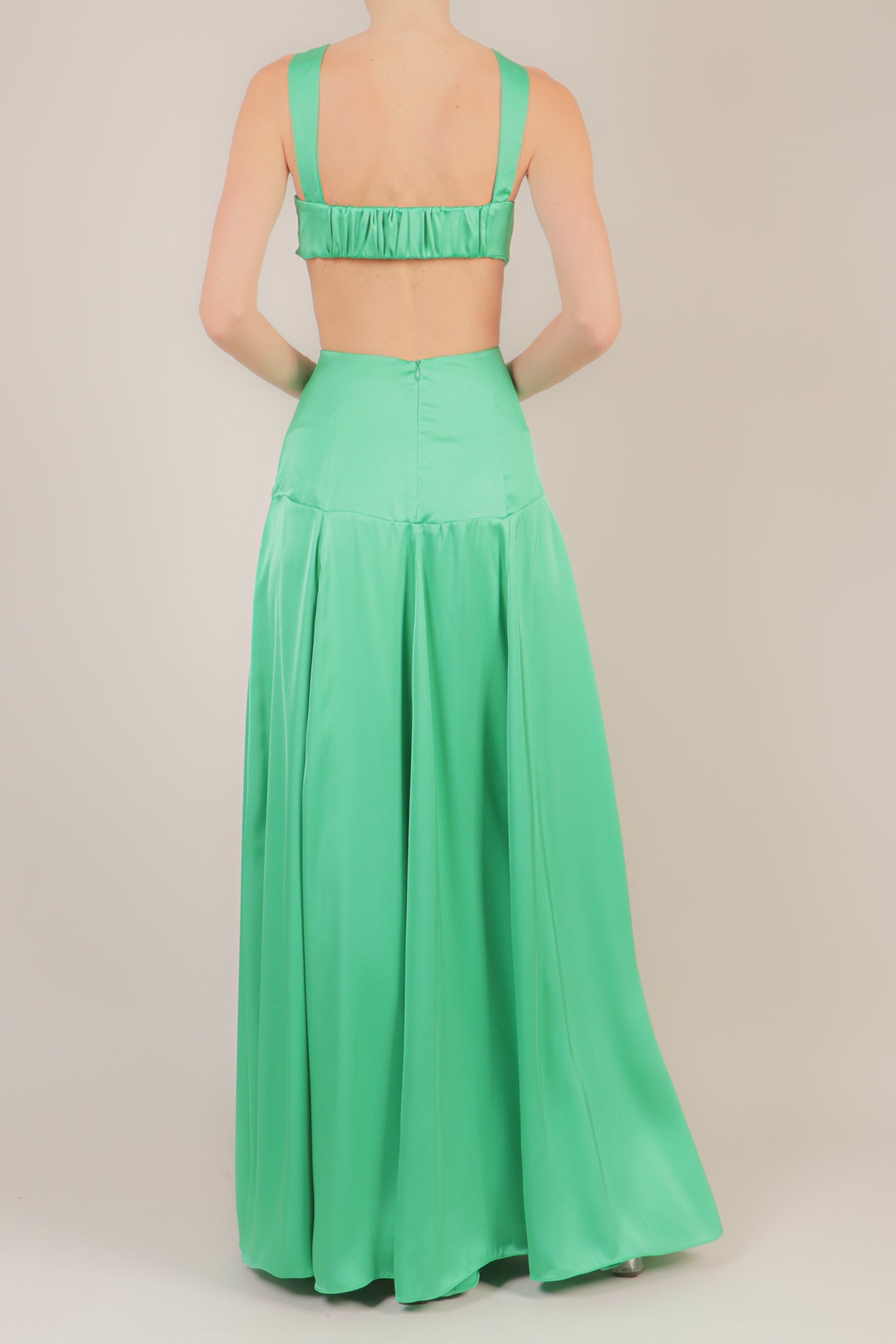 Vestido tirantes satín cut out verde