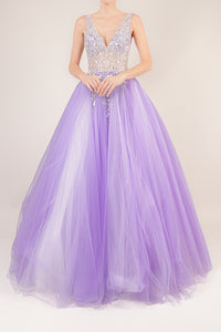 Vestido bordado escote profundo lila