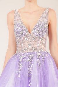 Vestido bordado escote profundo lila