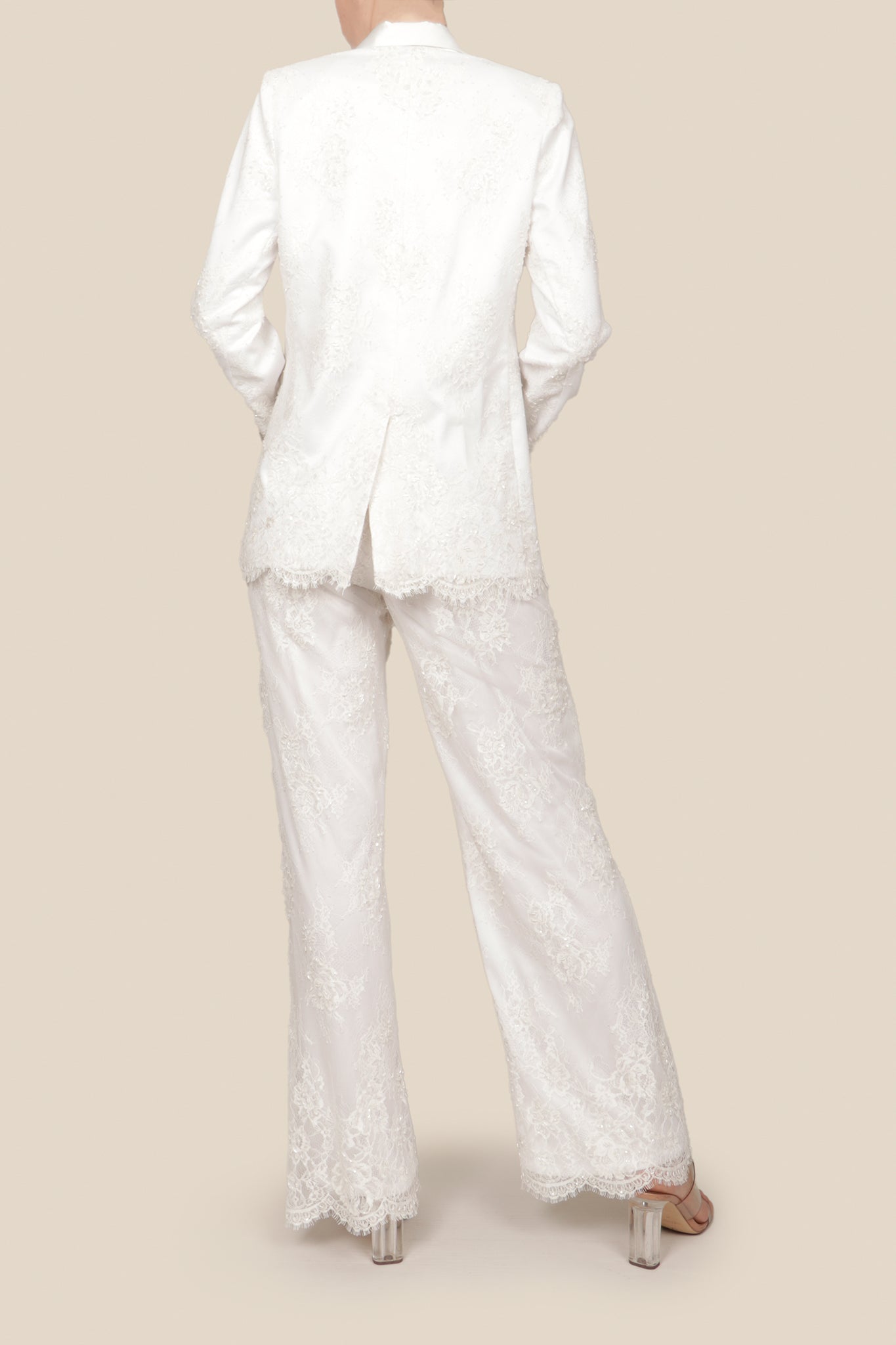 Conjunto pantalon y blazer bordado blanco
