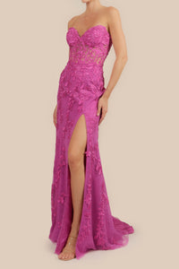 Vestido strapless v bordado detalle en espalda magenta