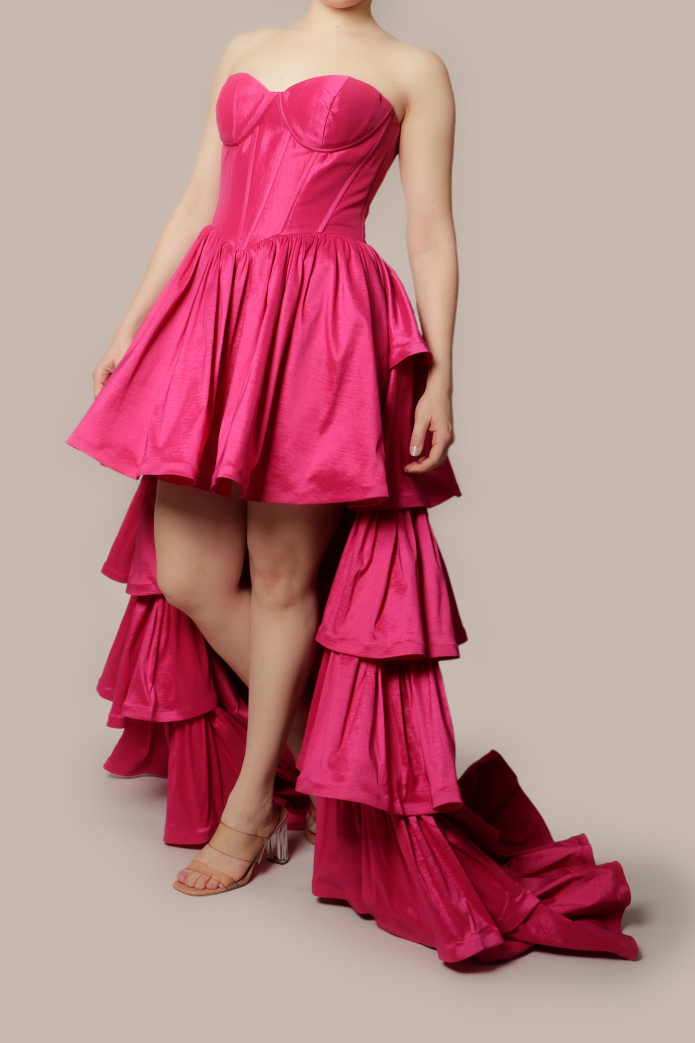 Vestido strapless olanes tafeta rosa