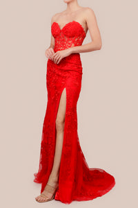 Vestido strapless v bordado detalle en espalda rojo