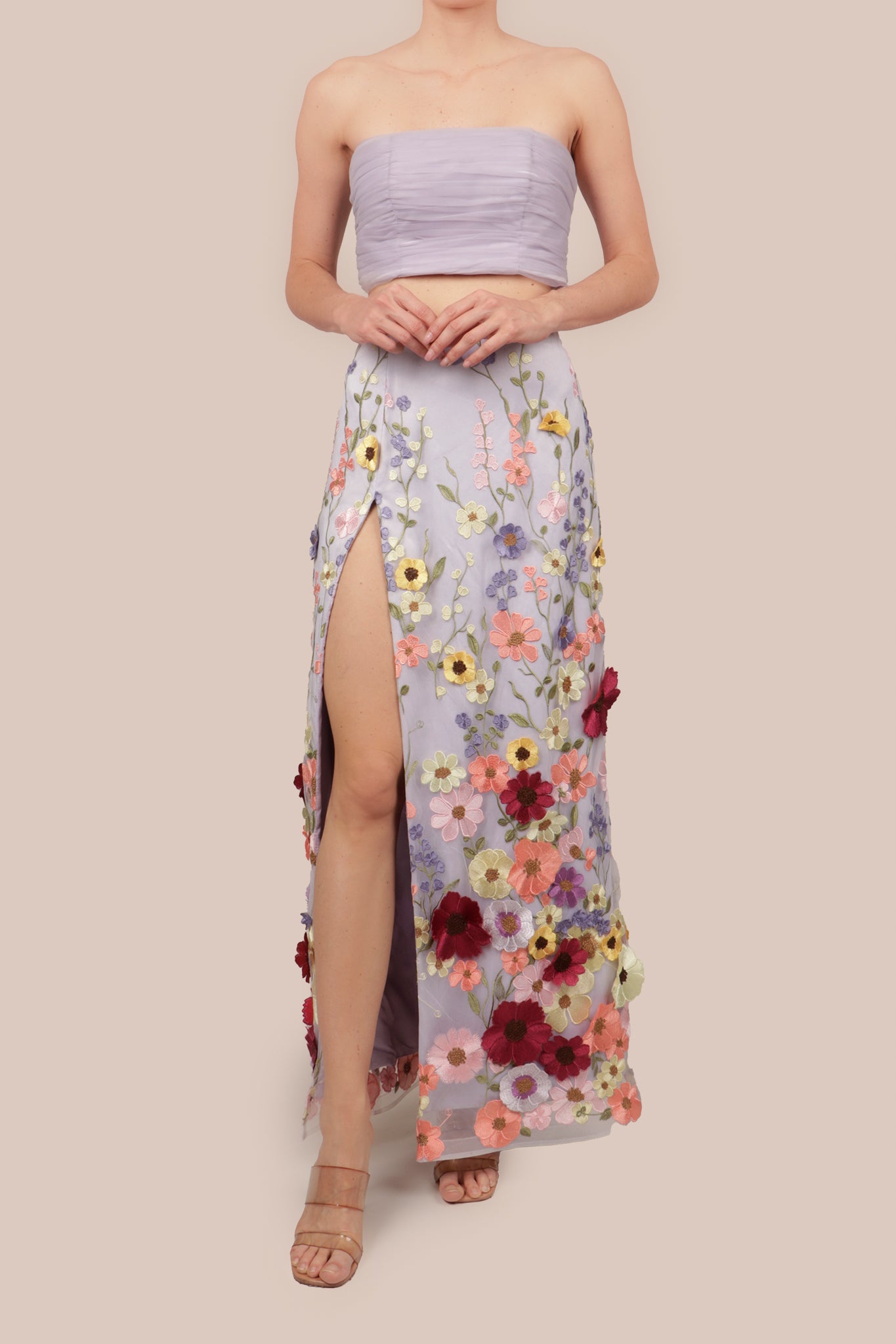 Conjunto top y falda lila bordada flores multi