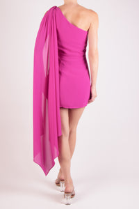 Vestido corto chifon aro en hombro magenta