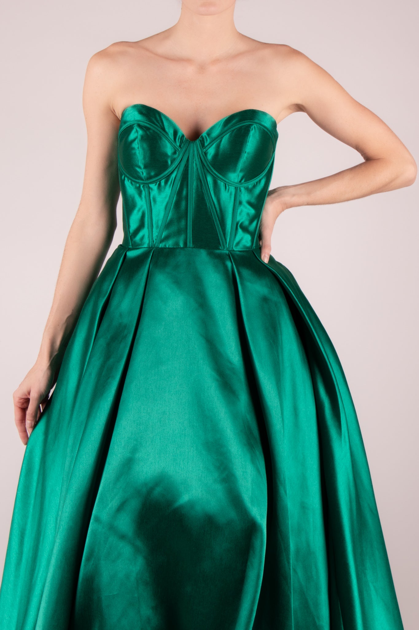 Vestido strapless tipo bustier esmeralda