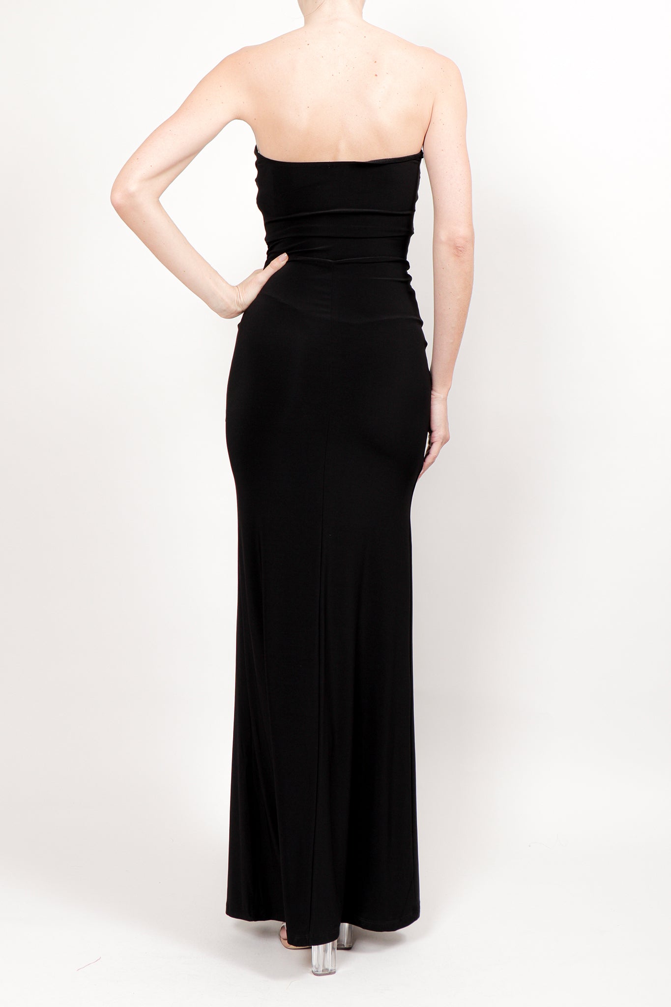 Vestido licra escote profundo negro
