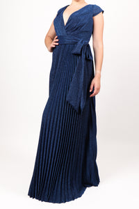 Vestido en v plisado glitter