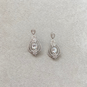 Arete zirconia flor y gota