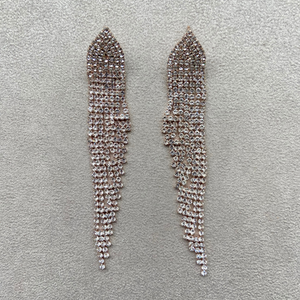 Par de aretes tassel oro rosado