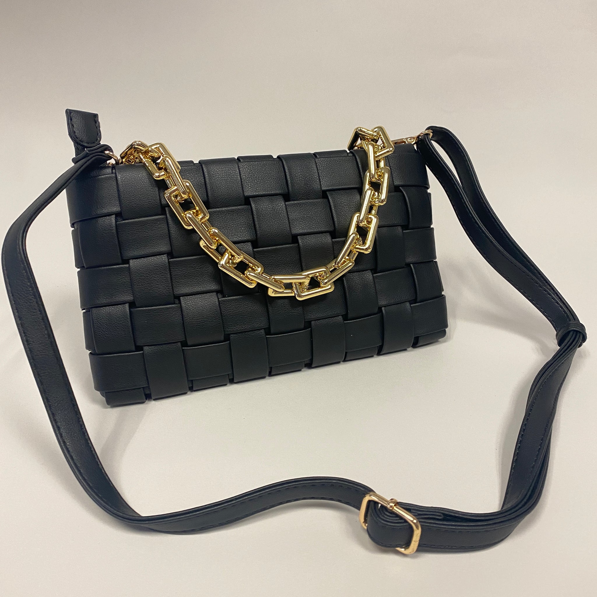 Bolsa entrelazada negra