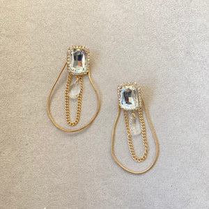 Arete gota colgante dorado