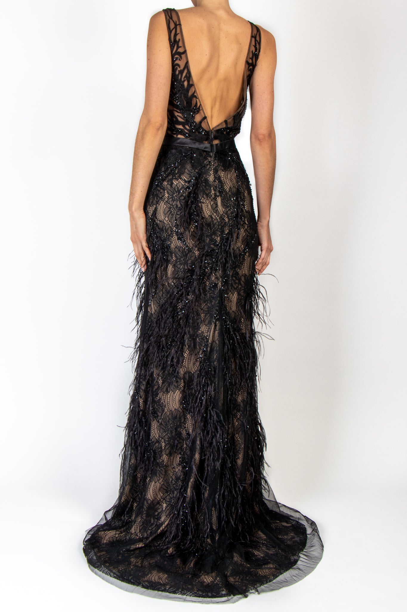 Vestido plumas sirena negro