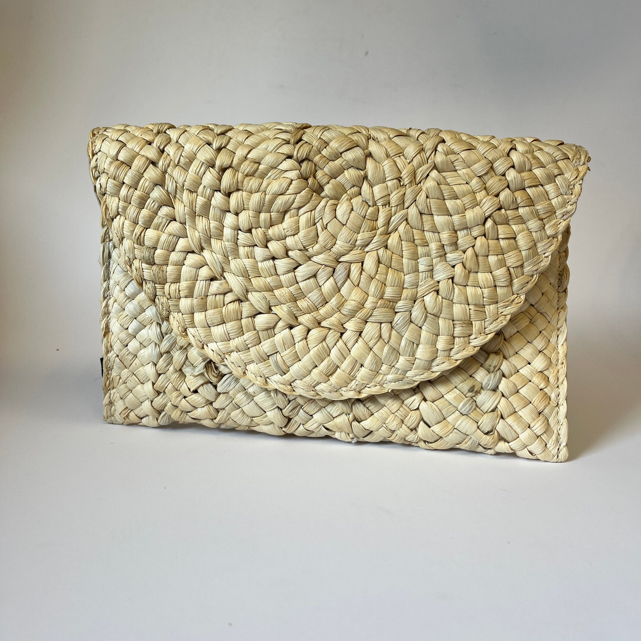 Clutch de paja blanca