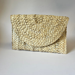 Clutch de paja blanca