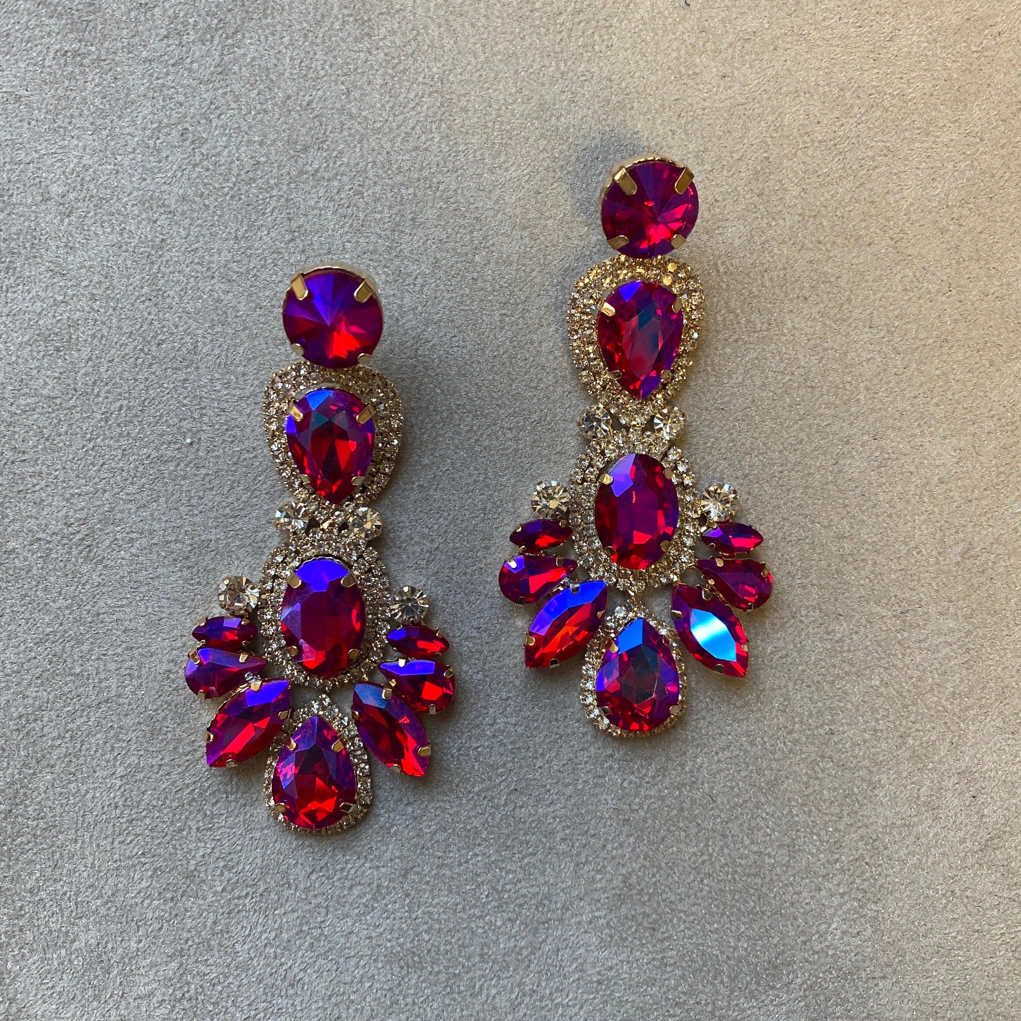 Arete flor grande rojo