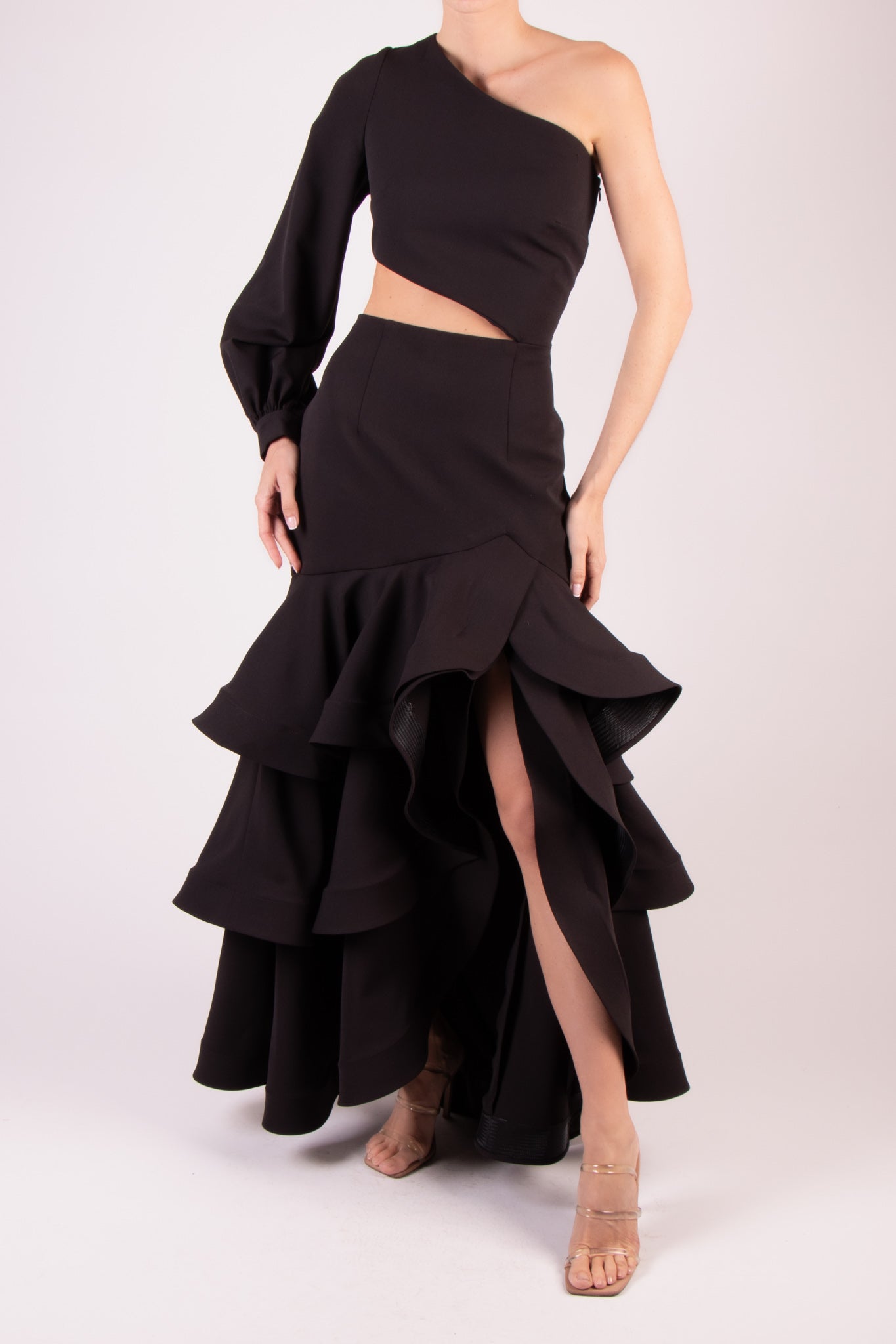 Vestido capas olanes cut out