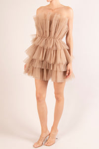 Vestido strapless corto capas tul taupe