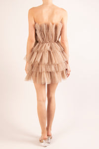 Vestido strapless corto capas tul taupe