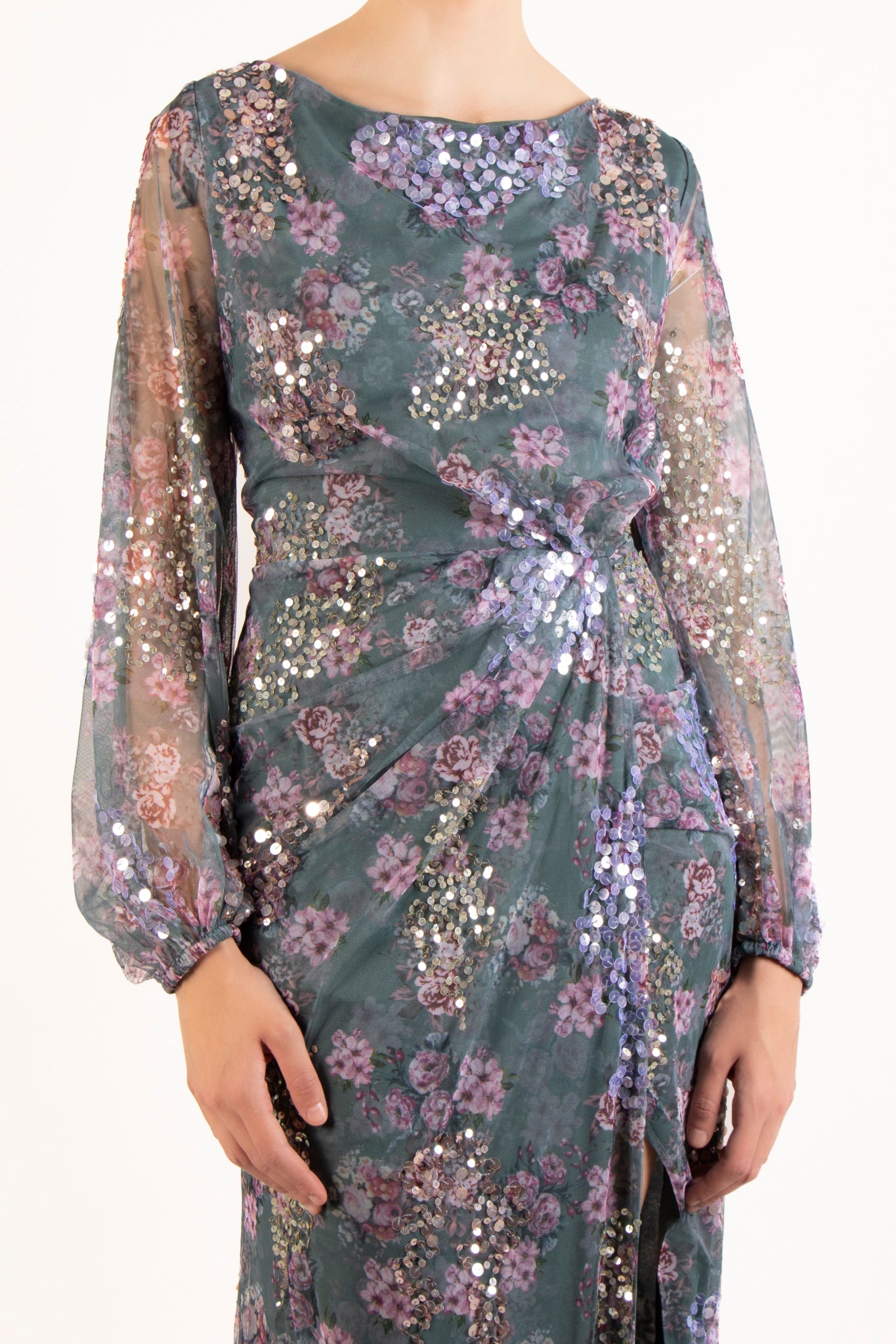 Vestido bordado manga larga gris multi
