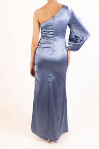 Vestido un hombro satin azul cielo