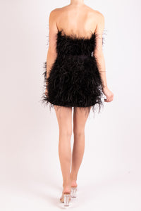 Vestido corto strapless plumas negro