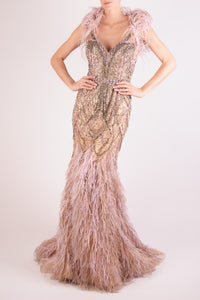 Vestido bordado plumas sirena taupe