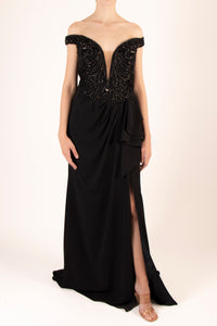 Vestido bordado off the shoulder negro